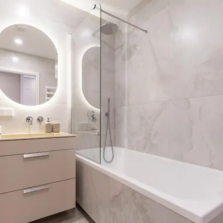 Stylish Simplicity - 1bdr Cozy In Апартаменты *