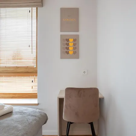 Stylish Simplicity - 1bdr Cozy In Apartamento Vilna